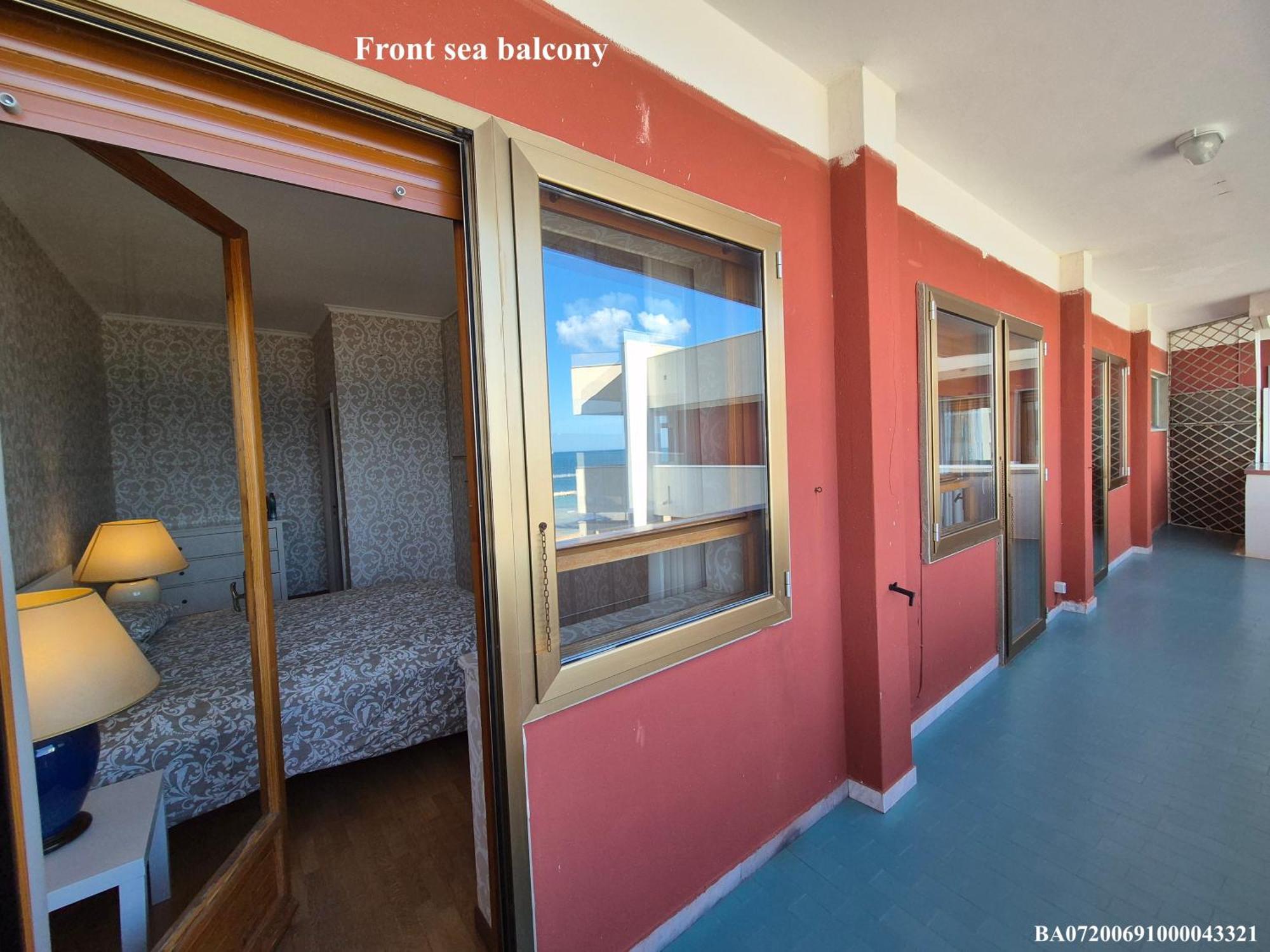 Front Beach Apartment - 3 Bedrooms Bari Exterior photo